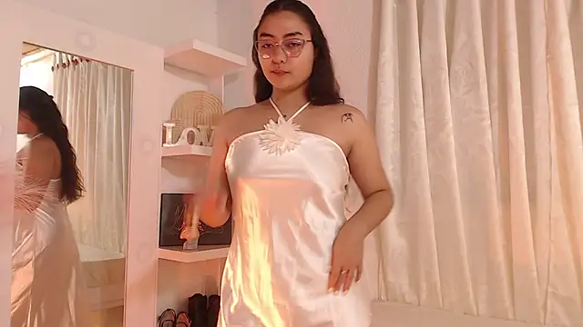  Kim  M online show from February 23, 3:01 pm