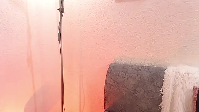  Kim  M online show from March 7, 2:55 pm