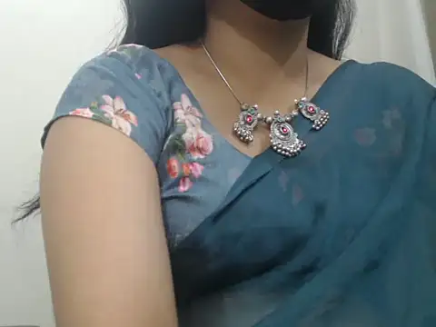 Snapshot of Lovely_Siri_23 chatting on April 26, 6:43 am Lovely Siri 23 online show from April 26, 6:43 am