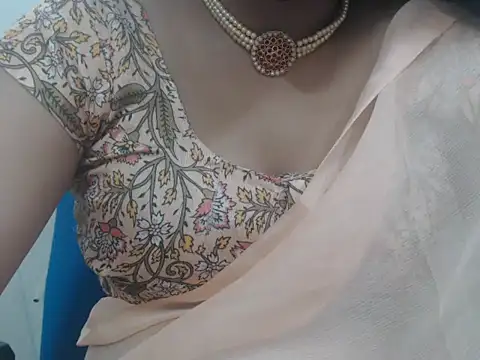 Snapshot of Lovely_Siri_23 chatting on May 18, 5:29 pm Lovely Siri 23 online show from May 18, 5:29 pm