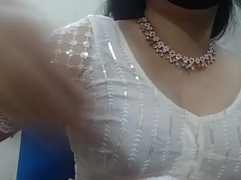 Lovely Siri 23 online show from March 28, 6:09 pm