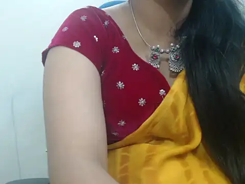 Snapshot of Lovely_Siri_23 chatting on May 6, 7:01 am Lovely Siri 23 online show from May 6, 7:01 am