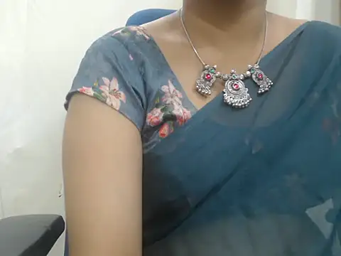 Lovely Siri 23 online show from November 9, 7:07 pm