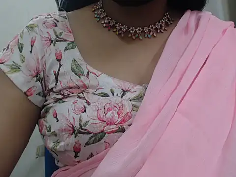 Snapshot of Lovely_Siri_23 chatting on June 7, 3:17 pm Lovely Siri 23 online show from June 7, 3:17 pm