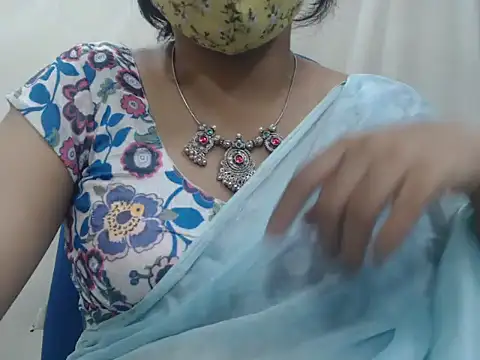 Lovely Siri 23 online show from February 8, 6:27 pm