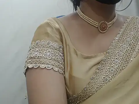 Lovely Siri 23 online show from April 11, 8:23 pm