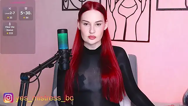 Snapshot of Vicky_Fetish chatting on June 13, 5:00 pm Vicky Fetish online show from June 13, 5:00 pm