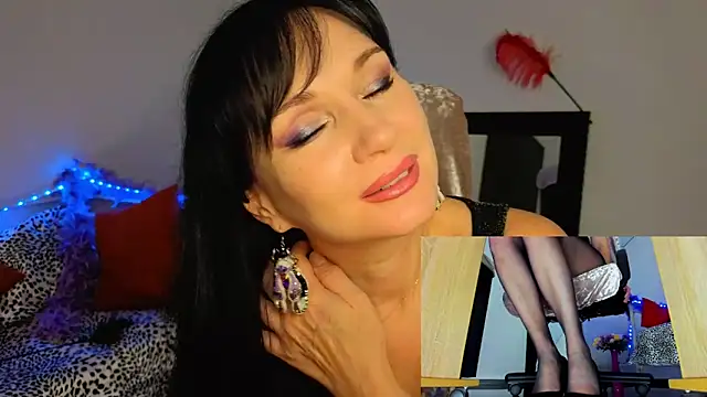 Sofia Ford online show from November 3, 1:37 pm