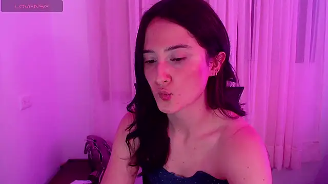 AlissonnFoxx online show from June 26, 12:05 am