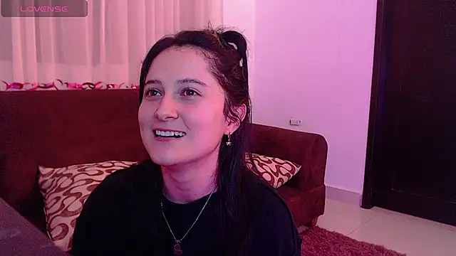 Snapshot of AlissonnFoxx chatting on February 27, 4:13 am AlissonnFoxx online show from February 27, 4:13 am