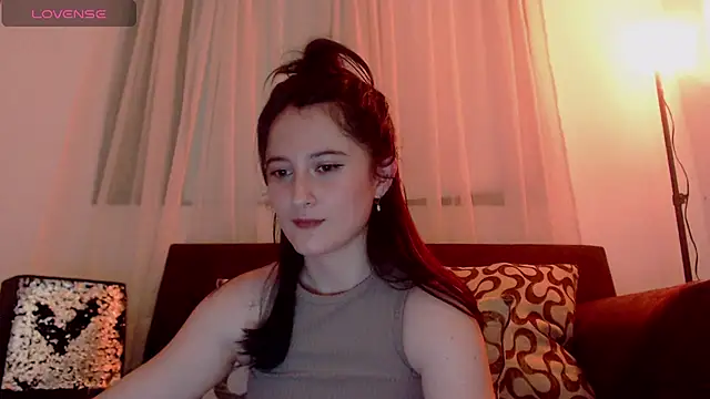 Snapshot of AlissonnFoxx chatting on February 8, 1:22 am AlissonnFoxx online show from February 8, 1:22 am