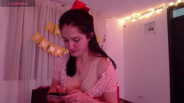 Snapshot of AlissonnFoxx chatting on February 21, 1:55 am AlissonnFoxx online show from February 21, 1:55 am