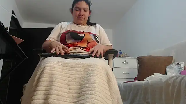 ammarahot7777 online show from April 5, 3:35 am