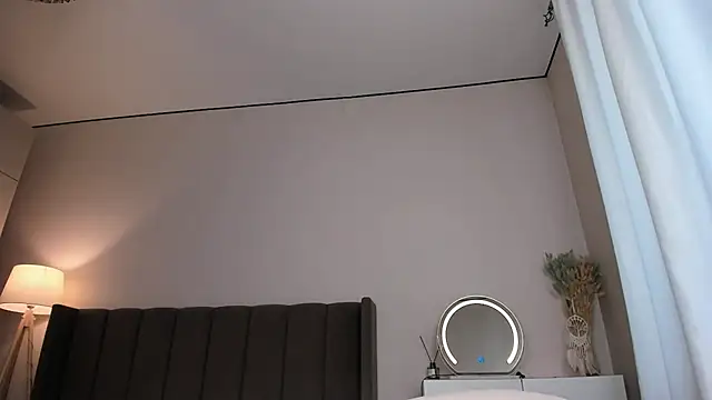 Anni  cute online show from February 13, 3:39 am