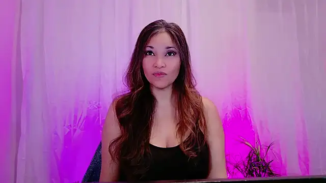 DivineLynn online show from January 25, 2:36 pm