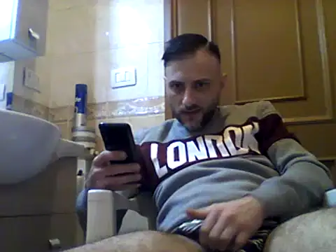 Snapshot of coppiasenzacensura chatting on March 11, 9:59 pm coppiasenzacensura online show from March 11, 9:59 pm