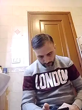 coppiasenzacensura online show from November 28, 3:34 pm