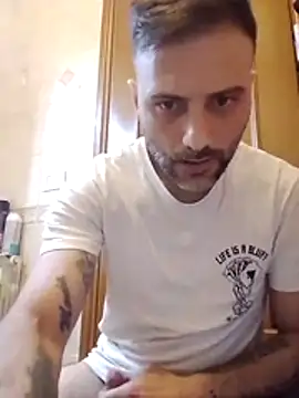 Snapshot of coppiasenzacensura chatting on June 5, 4:06 am coppiasenzacensura online show from June 5, 4:06 am