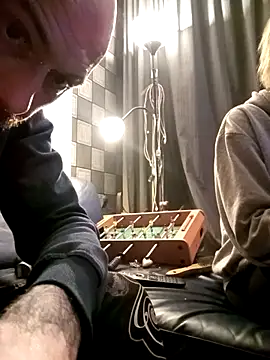 Snapshot of PIercingBoy38 chatting on December 16, 6:01 pm PIercingBoy38 online show from December 16, 6:01 pm