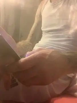 Snapshot of PIercingBoy38 chatting on February 27, 8:53 pm PIercingBoy38 online show from February 27, 8:53 pm