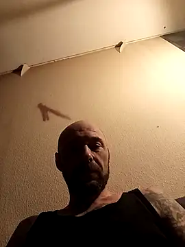 Snapshot of PIercingBoy38 chatting on November 17, 9:52 pm PIercingBoy38 online show from November 17, 9:52 pm