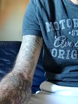 Snapshot of PIercingBoy38 chatting on September 24, 1:39 pm PIercingBoy38 online show from September 24, 1:39 pm