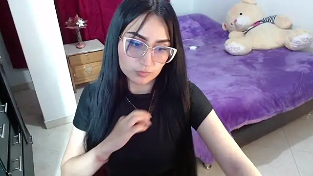 Tiffani Williams online show from April 14, 12:59 am