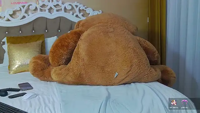 GoldenCaroline online show from November 27, 12:27 pm