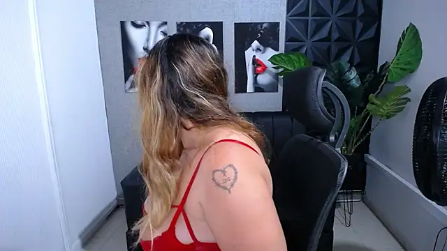 Valentinaa mature online show from May 23, 10:53 pm