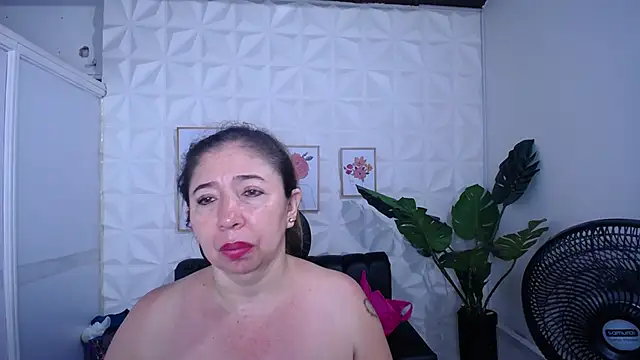 Valentinaa mature online show from November 29, 2:01 am