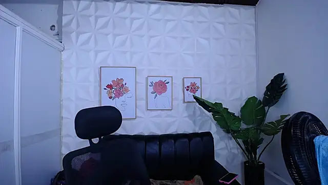 Valentinaa mature online show from November 26, 12:21 am