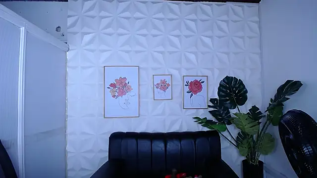Snapshot of Valentinaa_mature chatting on September 23, 10:28 pm Valentinaa mature online show from September 23, 10:28 pm