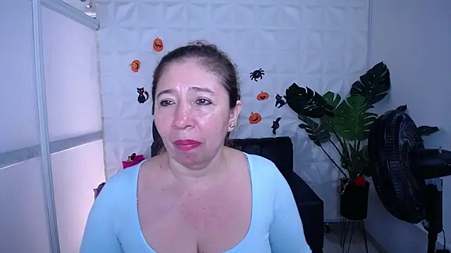 Snapshot of Valentinaa_mature chatting on October 7, 7:04 pm Valentinaa mature online show from October 7, 7:04 pm