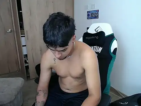 Snapshot of matias_bianco chatting on November 5, 7:28 pm matias bianco online show from November 5, 7:28 pm