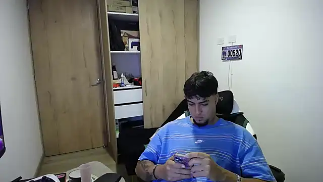 Snapshot of matias_bianco chatting on October 31, 8:00 am matias bianco online show from October 31, 8:00 am