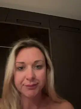 Snapshot of Bella-Tight chatting on September 14, 5:08 am Bella-Tight online show from September 14, 5:08 am