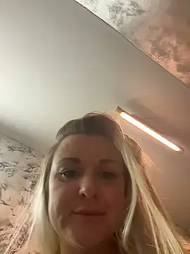 Bella-Tight online show from February 4, 8:04 pm