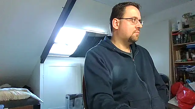 Snapshot of rdewaard81 chatting on October 1, 8:41 am rdewaard81 online show from October 1, 8:41 am