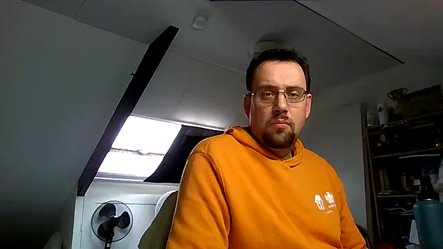 Snapshot of rdewaard81 chatting on October 29, 11:53 am rdewaard81 online show from October 29, 11:53 am