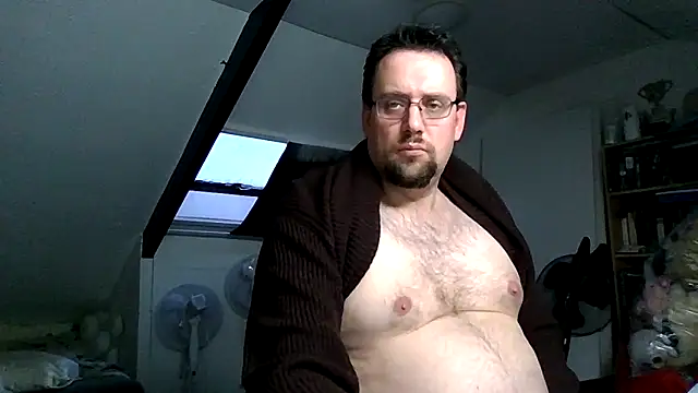 Snapshot of rdewaard81 chatting on December 3, 3:22 pm rdewaard81 online show from December 3, 3:22 pm