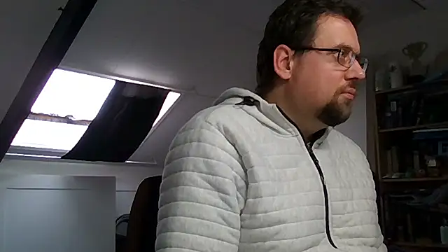 Snapshot of rdewaard81 chatting on December 4, 12:37 pm rdewaard81 online show from December 4, 12:37 pm