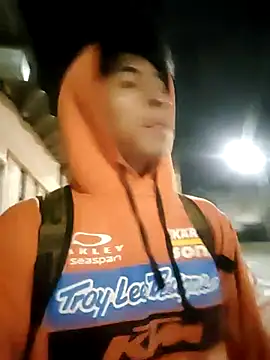 Snapshot of Alexander9827 chatting on January 8, 12:17 am Alexander9827 online show from January 8, 12:17 am