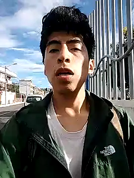 Snapshot of Alexander9827 chatting on December 24, 9:33 pm Alexander9827 online show from December 24, 9:33 pm