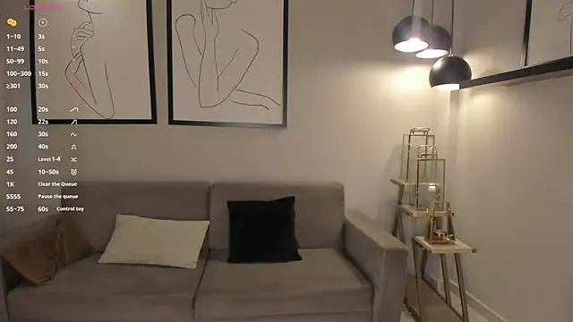 Snapshot of LizzHamilton__ chatting on February 18, 9:00 pm LizzHamilton online show from February 18, 9:00 pm