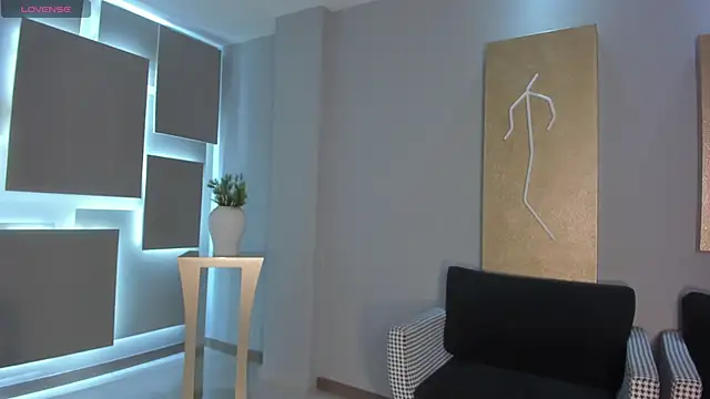 Snapshot of LizzHamilton__ chatting on January 17, 12:31 pm LizzHamilton online show from January 17, 12:31 pm