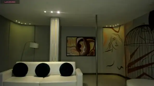 LizzHamilton   online show from November 11, 9:20 pm