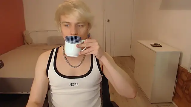 Oliver sweet  online show from February 13, 12:43 am