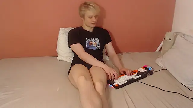 Oliver sweet  online show from April 23, 1:01 am