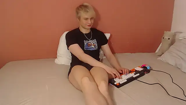 Oliver sweet  online show from April 19, 1:17 am