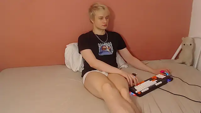 Oliver sweet  online show from March 25, 12:11 am